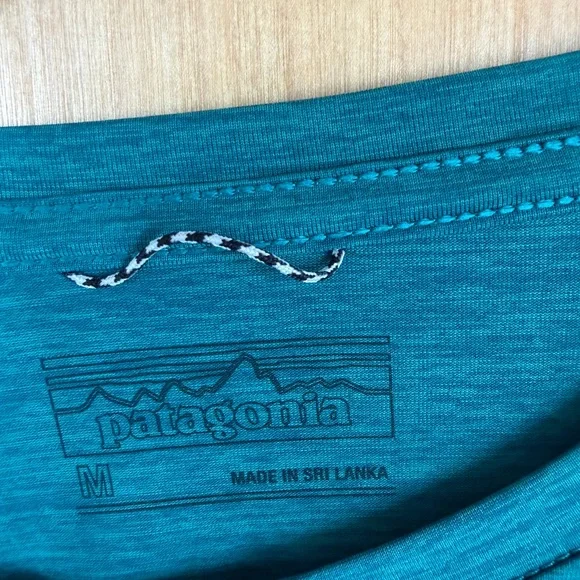 Patagonia Capilene Cool Daily Graphic Tee Medium Womens - Picture 3 of 4